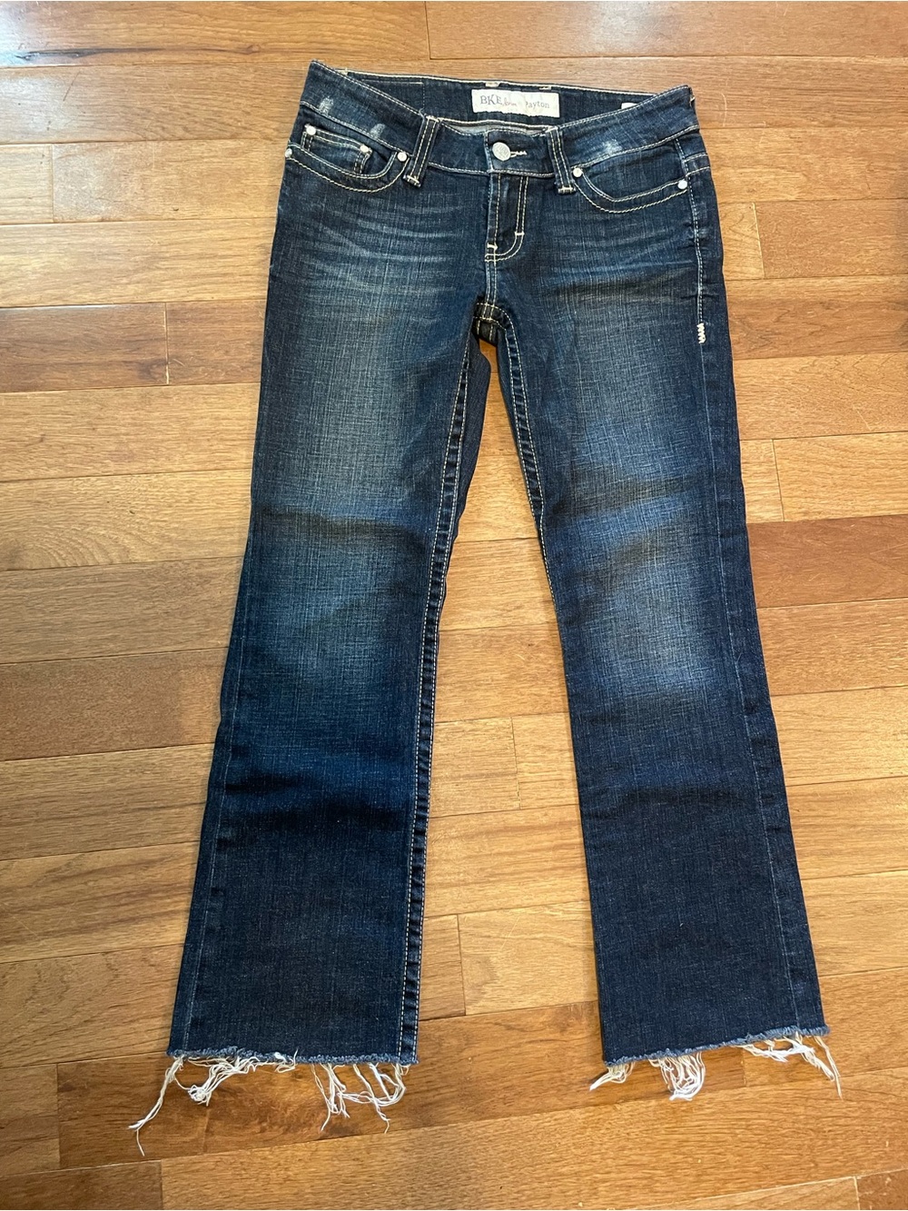 BKE Women's Straight Leg Jeans in Dark Indigo with Frayed Hem